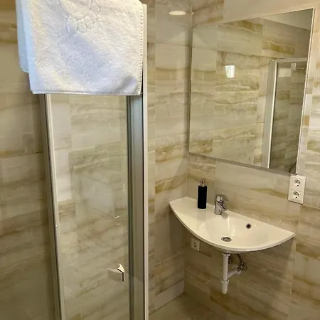 Andora Vendeghaz -